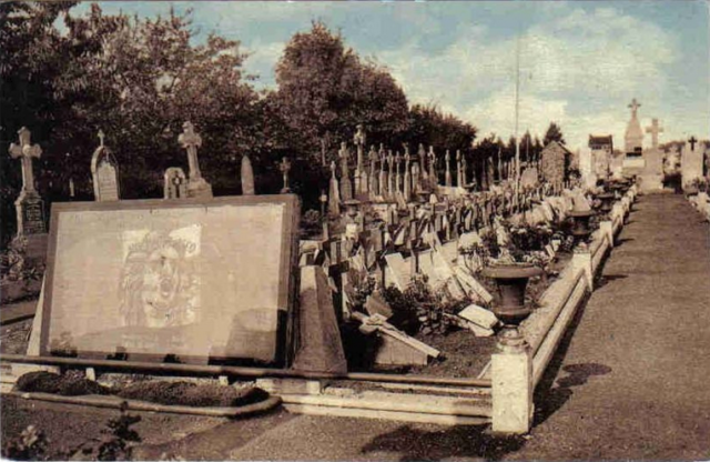 17 ascq - tombes des massacres